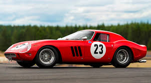 La Reputazione di Ferrari arriva a Pineto: Un’Icona di Lusso, Di Cammillo Gravante La Reputazione di Ferrari arriva a Pineto: Un’Icona di Lusso, Di Cammillo Grav...